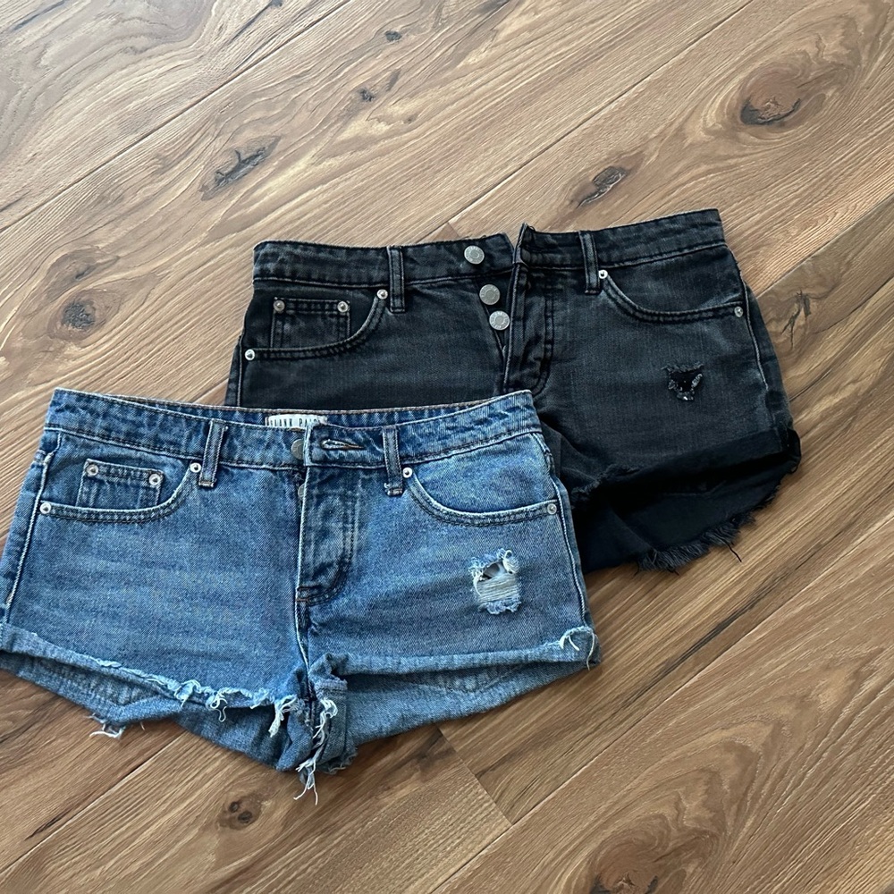 Stylish Black and Blue Denim Women's Shorts